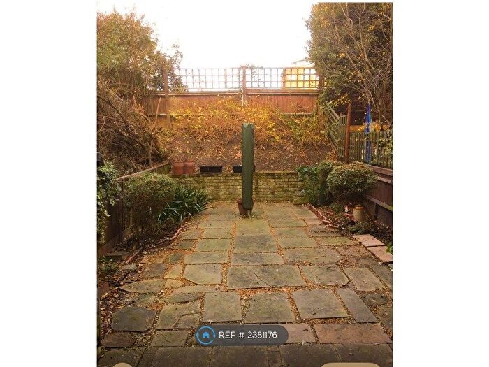 1 Bedroom Flat To Rent In Battlebridge Court, London, N1