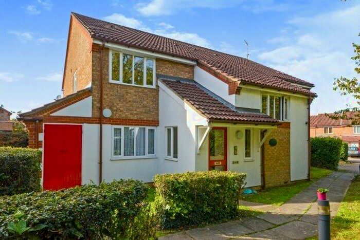 2 Bedroom Maisonette To Rent In Swallows Oak, Abbots Langley, WD5