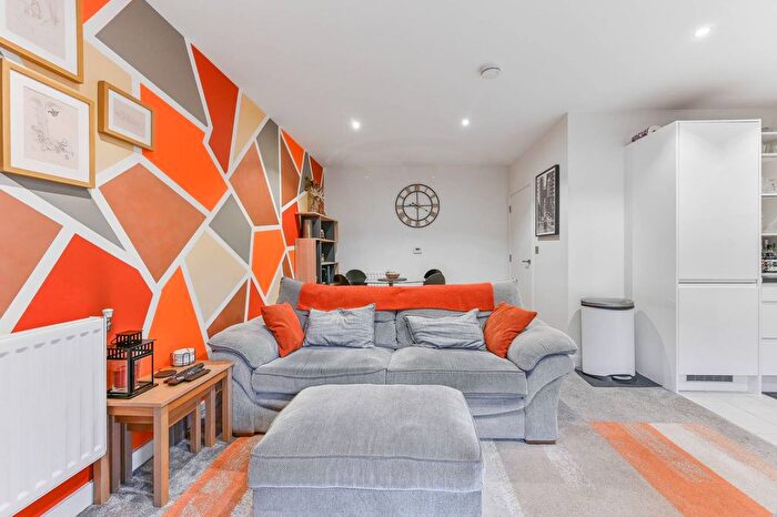 2 Bedroom Flat For Sale In Apple Yard, Anerley, London, SE20