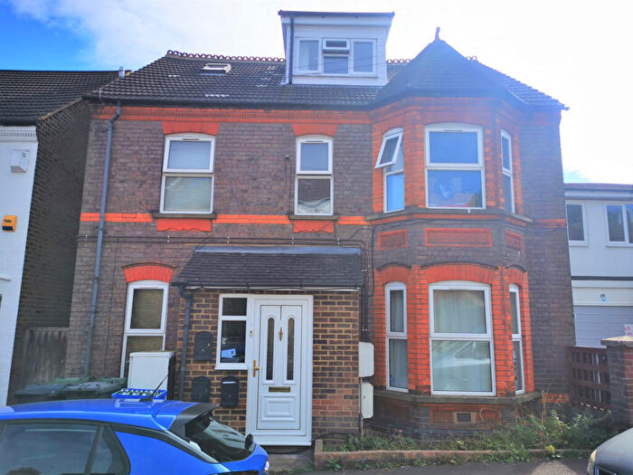 2 Bedroom Flat To Rent In Milton Road, Luton, LU1