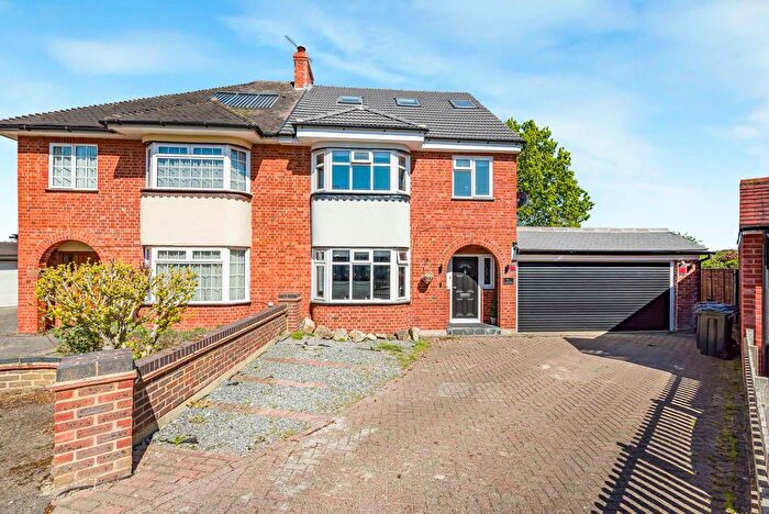 4 Bedroom Semi-Detached House For Sale In Woodside Drive, Wilmington, DA2