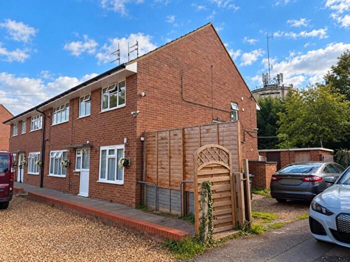 3 Bedroom Maisonette To Rent In Bouverie Road, Hardingstone, Northampton, NN4