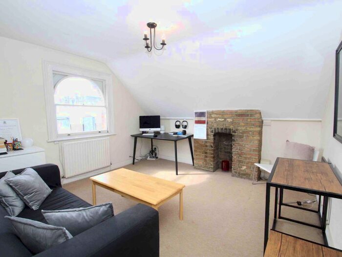 2 Bedroom Flat To Rent In Werter Road, London, SW15
