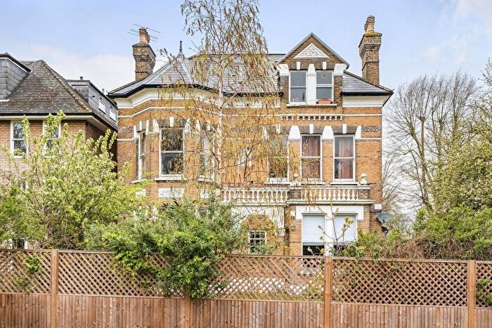 3 Bedroom Flat For Sale In Harold Road, Crystal Palace, London, SE19