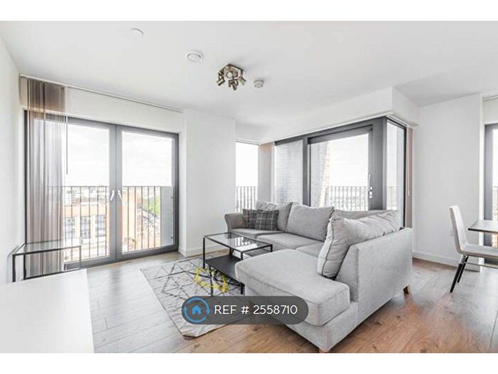 2 Bedroom Flat To Rent In Azure Building, London, E15