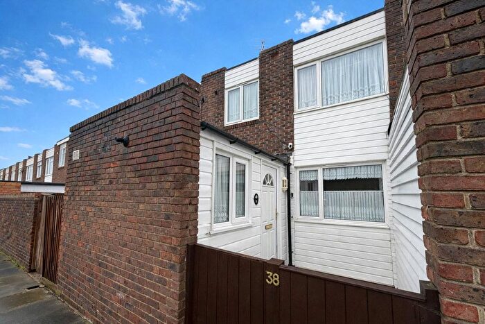 3 Bedroom Terraced House For Sale In White Hart Road, Plumstead, SE18