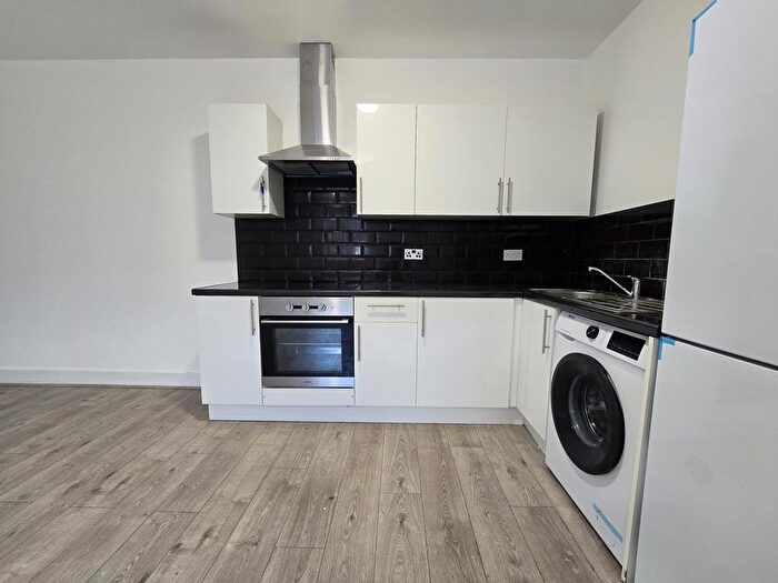 1 Bedroom Flat To Rent In High Street, Slough, SL1