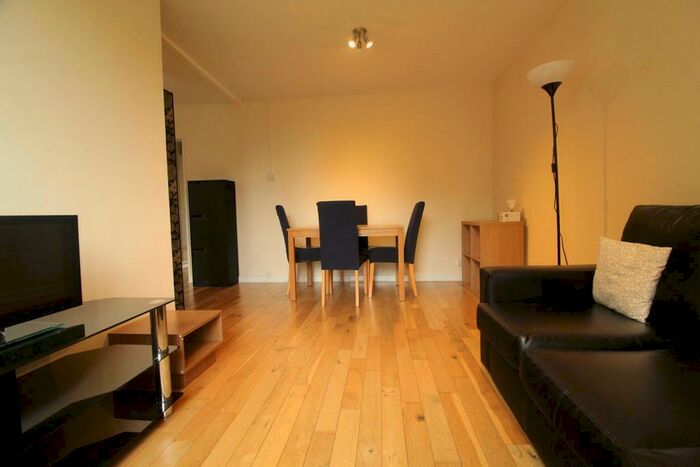 1 Bedroom Flat To Rent In Auckland Road, Crystal Palace, SE19