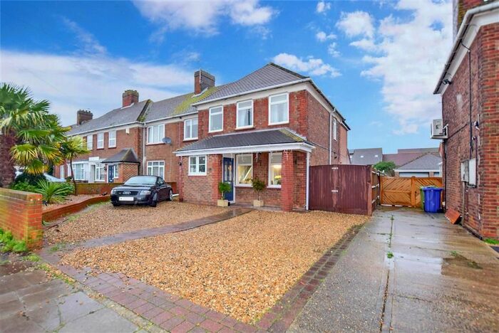 5 Bedroom End Of Terrace House For Sale In Ridham Avenue, Kemsley, Sittingbourne, Kent, ME10