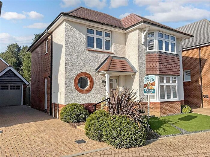 3 Bedroom Detached House For Sale In Coniston Avenue, Haywards Heath, West Sussex, RH17
