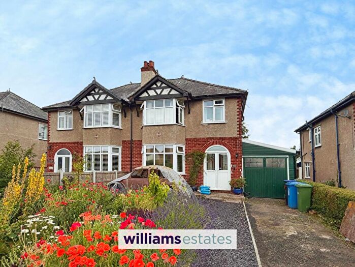 3 Bedroom Semi-Detached House For Sale In Wern Uchaf, Ruthin, LL15