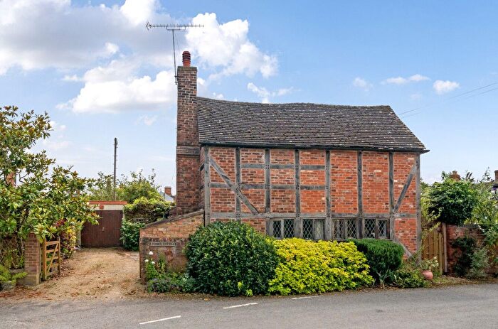 2 Bedroom Property For Sale In The Cross, Ripple, Tewkesbury, GL20