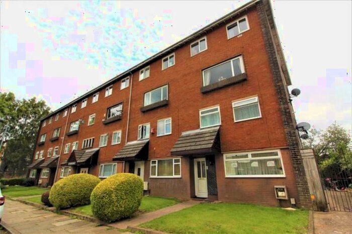 3 Bedroom Maisonette To Rent In Laleston Close, CF5