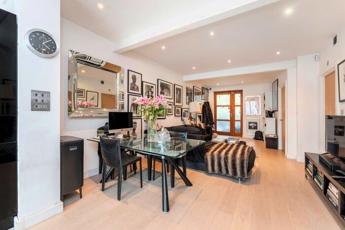 2 Bedroom Flat To Rent In - Banister Road, Kensal Rise, W10