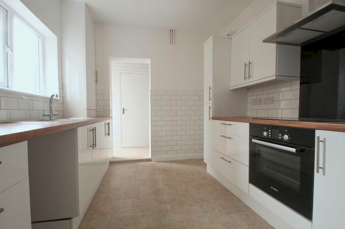 3 Bedroom End Of Terrace House To Rent In Colyers Lane, Erith, DA8