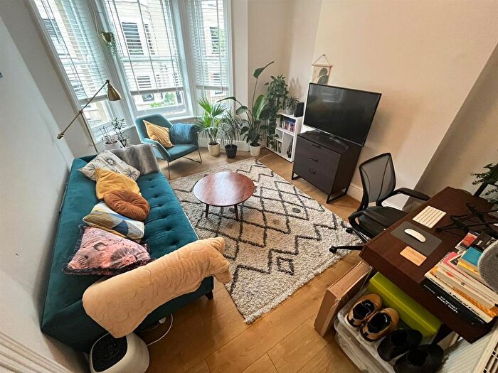 2 Bedroom Property To Rent In Mowll Street, London, SW9