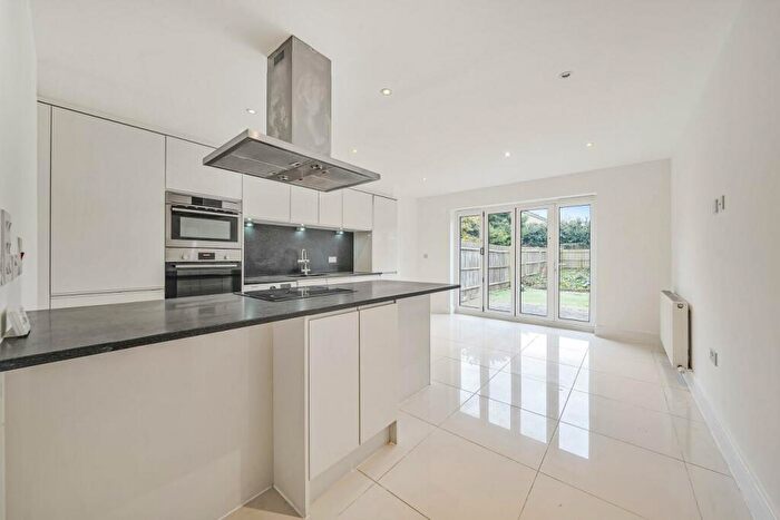 3 Bedroom Terraced House For Sale In Kingston Road, New Malden, KT3