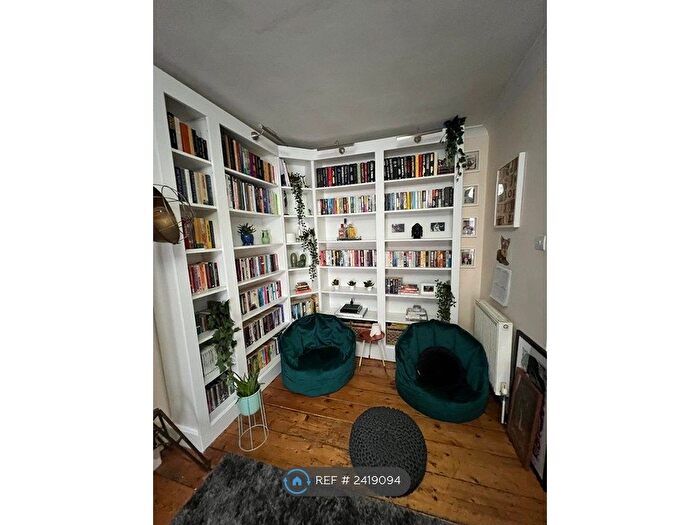 2 Bedroom Flat To Rent In St. Andrew Street, Hertford, SG14