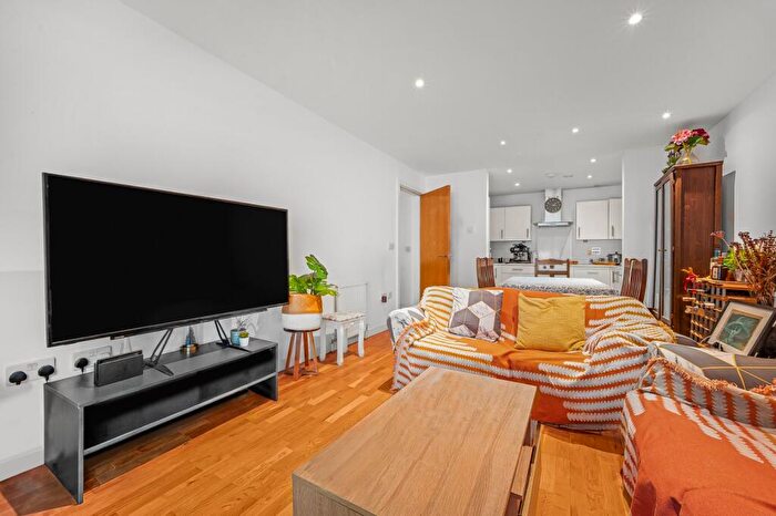 2 Bedroom Flat For Sale In Eyot House, Sun Passage, SE16