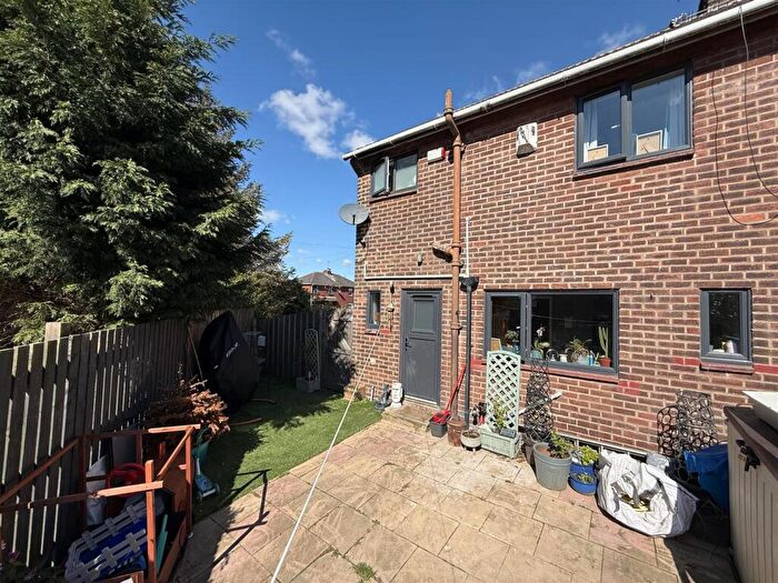 3 Bedroom Semi Detached House For Sale In Elizabeth Avenue, Stalybridge, SK15