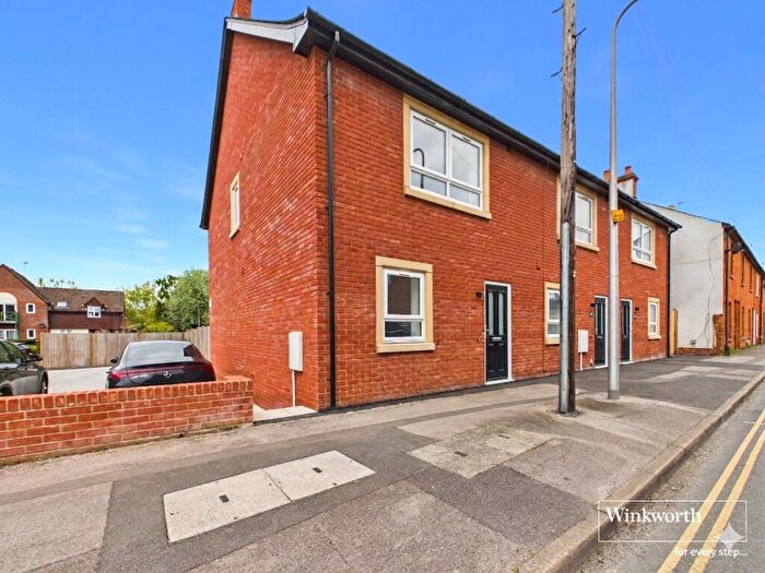 3 Bedroom End Of Terrace House For Sale In Russell Road, Newbury, Berkshire, RG14