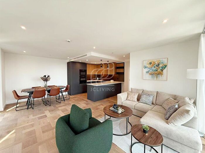 3 Bedroom Flat To Rent In Boxwood Gardens, London, E1W