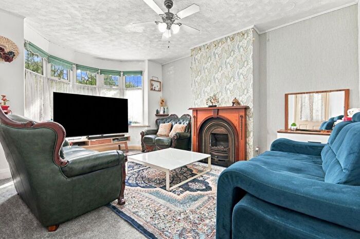 3 Bedroom Semi-Detached House To Rent In Ashley Avenue, Ilford, IG6