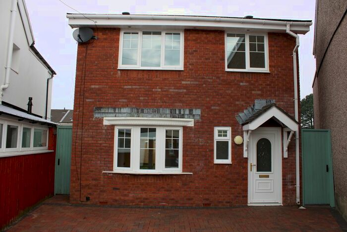 3 Bedroom Detached House To Rent In Edward Street, Aberdare, CF44