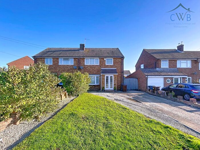 3 Bedroom Semi-detached House For Sale In Taylor Road, Snodland, ME6