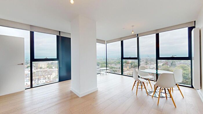 2 Bedroom Flat To Rent In Highgate Hill, London, N19