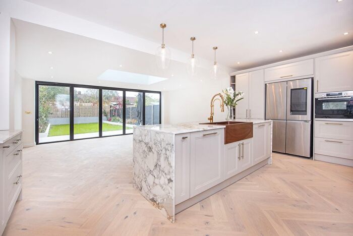 4 Bedroom End Of Terrace House To Rent In Amberwood Rise, New Malden, KT3