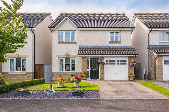 3 Bedroom Detached House For Sale In Balcomie Gardens, Kirkliston, EH29