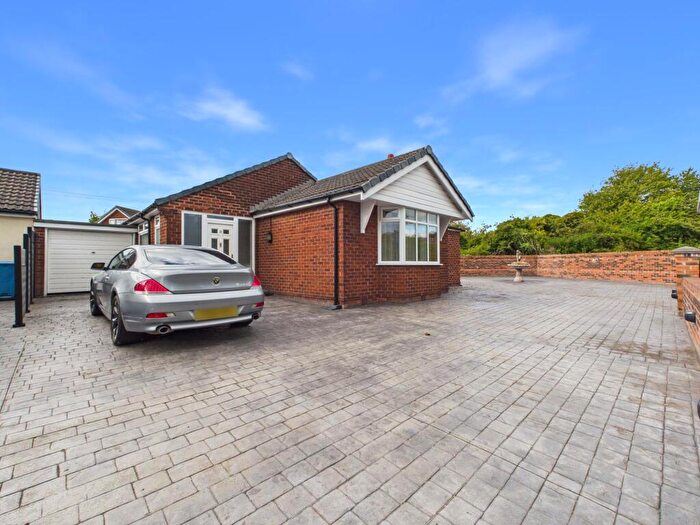 3 Bedroom Detached Bungalow For Sale In Kinloch Way, Ormskirk, L39
