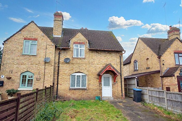 3 Bedroom Semi-Detached House For Sale In Elm Row, Stockton, Southam, CV47