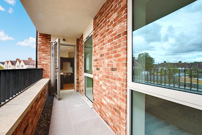 2 Bedroom Flat To Rent In Avondale Road, Bromley, BR1