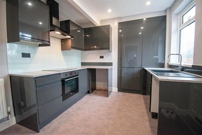 3 Bedroom End Of Terrace House For Sale In Havelock Street, Ripley, DE5