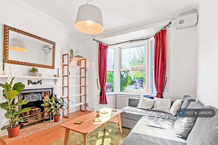 1 Bedroom Flat To Rent In Brookfield Road, London, E9