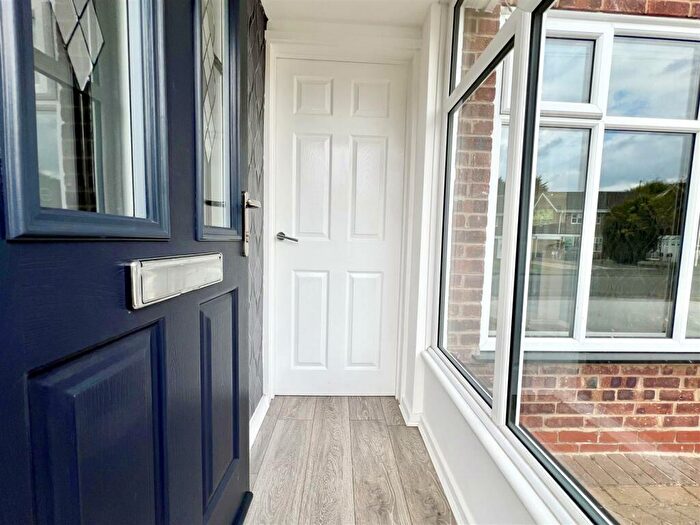 3 Bedroom Semi-Detached House For Sale In Wrekin Close, Halesowen, B63