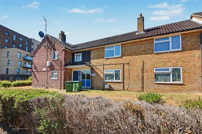 1 Bedroom Flat For Sale In Meggeson Avenue, Townhill Park, SO18