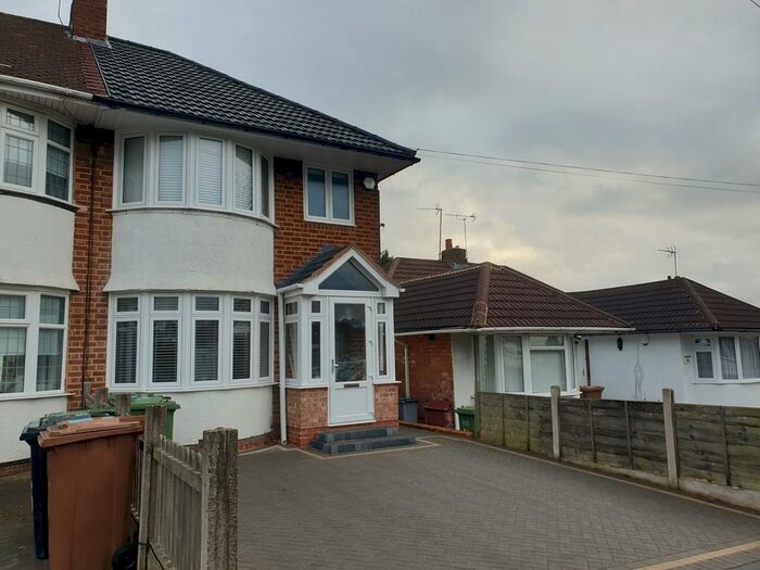 3 Bedroom Semi-Detached House To Rent In Marcot Road, Solihull, B92