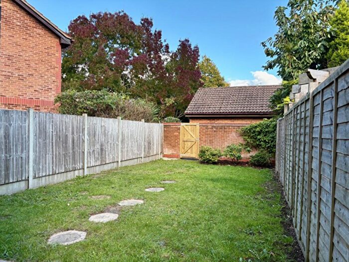 2 Bedroom End Of Terrace House To Rent In Keats Avenue, Redhill, Surrey, RH1