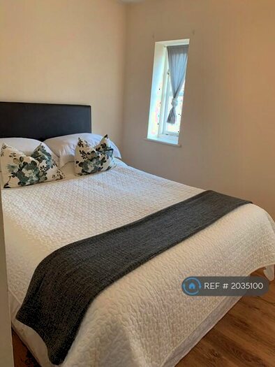 2 Bedroom Terraced House To Rent In Golden Plover Close, London, E16