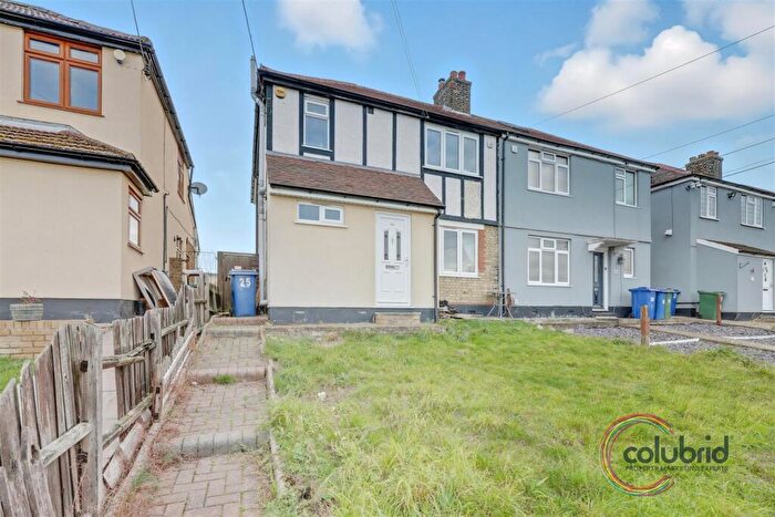 4 Bedroom Semi Detached House For Sale In St. James Avenue West, Stanford-le-Hope, SS17