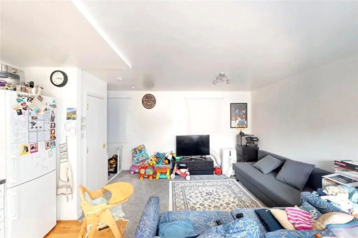 2 Bedroom Flat To Rent In Webber Street, London, SE1
