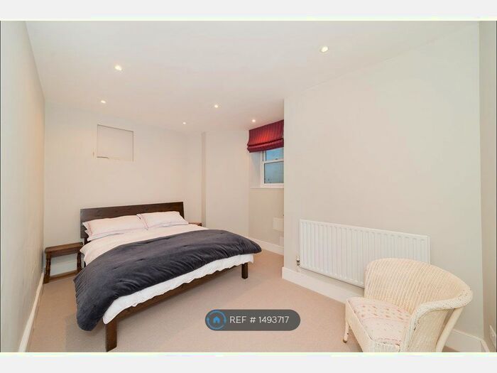 4 Bedroom Flat To Rent In Fulham, London, SW6