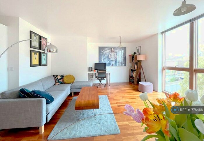 1 Bedroom Flat To Rent In Gainsborough Studios East, London, N1