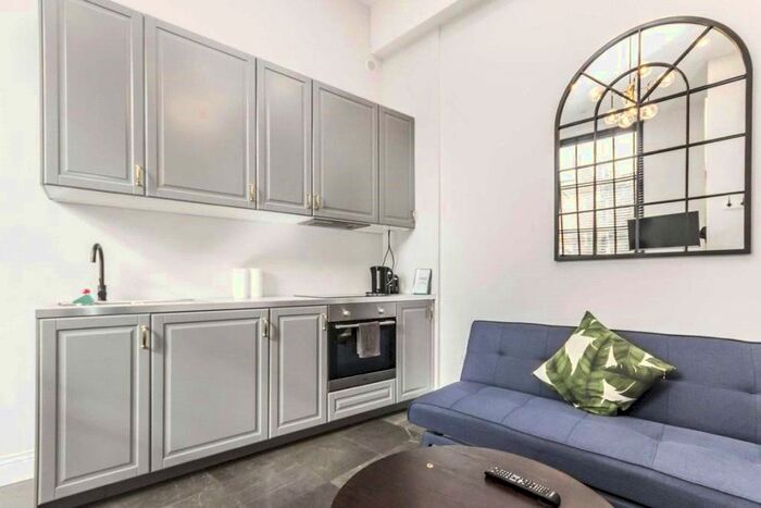 1 Bedroom Flat To Rent In Avonmore Road, High Street Kensington, W14