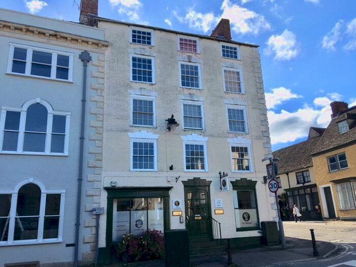 2 Bedroom Flat To Rent In High Street, Wotton-Under-Edge, GL12