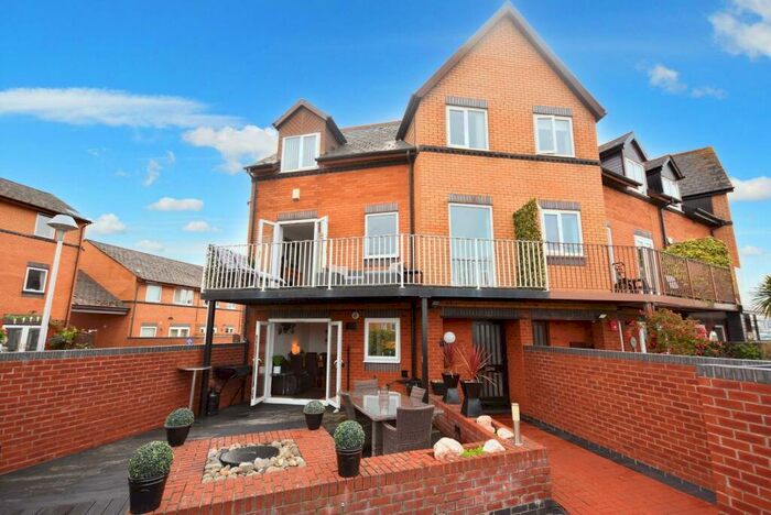4 Bedroom End Of Terrace House To Rent In , Plas Taliesen, Penarth Marina, Penarth, Vale Of Glamorgan, CF64