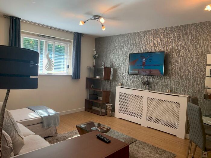 2 Bedroom Flat To Rent In New Coventry Road, Birmingham, B26